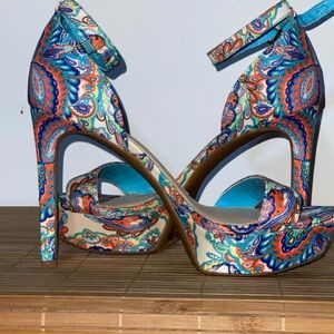 Paisley Patterned Platform Heels